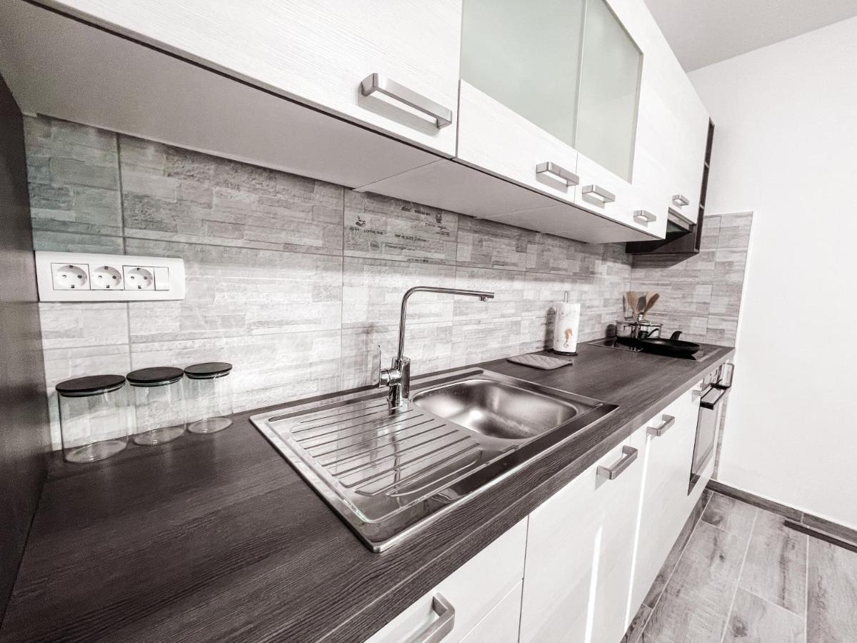 Riad Apartments Premium Zgornje Skofije 외부 사진
