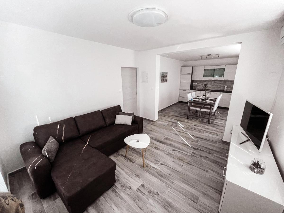 Riad Apartments Premium Zgornje Skofije 외부 사진