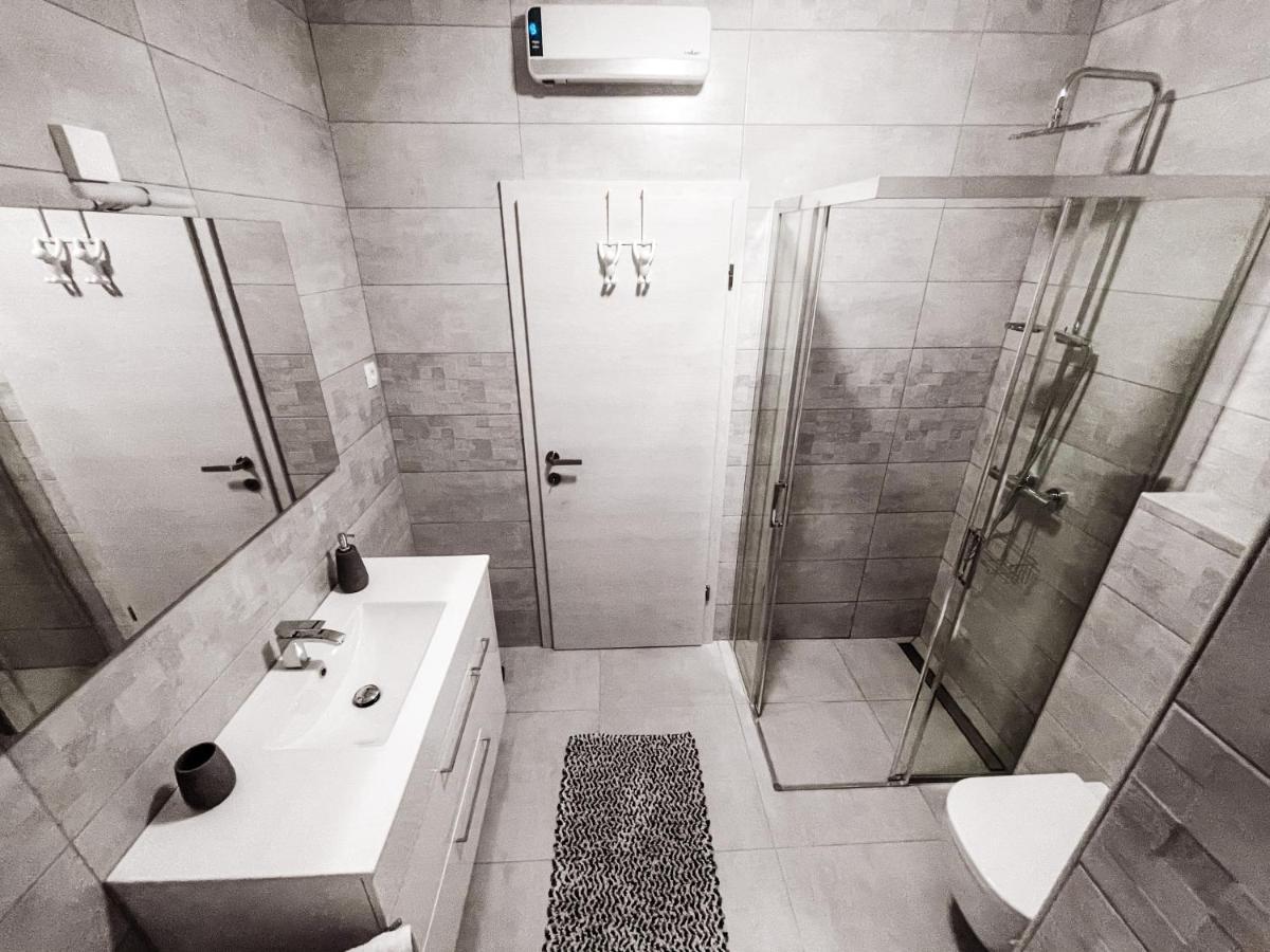 Riad Apartments Premium Zgornje Skofije 외부 사진